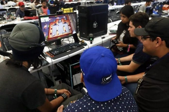 Antes de Discord Estaban las Retas: Cómo se Formaron las Primeras Comunidades Gamer Mexicanas