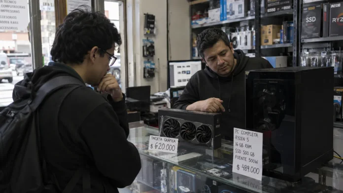 ¿Por qué una tarjeta gráfica cuesta más que una computadora? La IA se quedó con la memoria